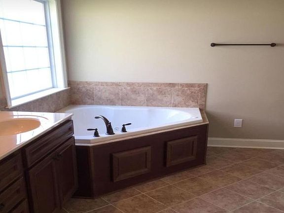 3rd image of 1632 Cambria Dr
