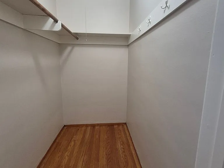 2508 L Street Classic Midtown Living — Photo 19