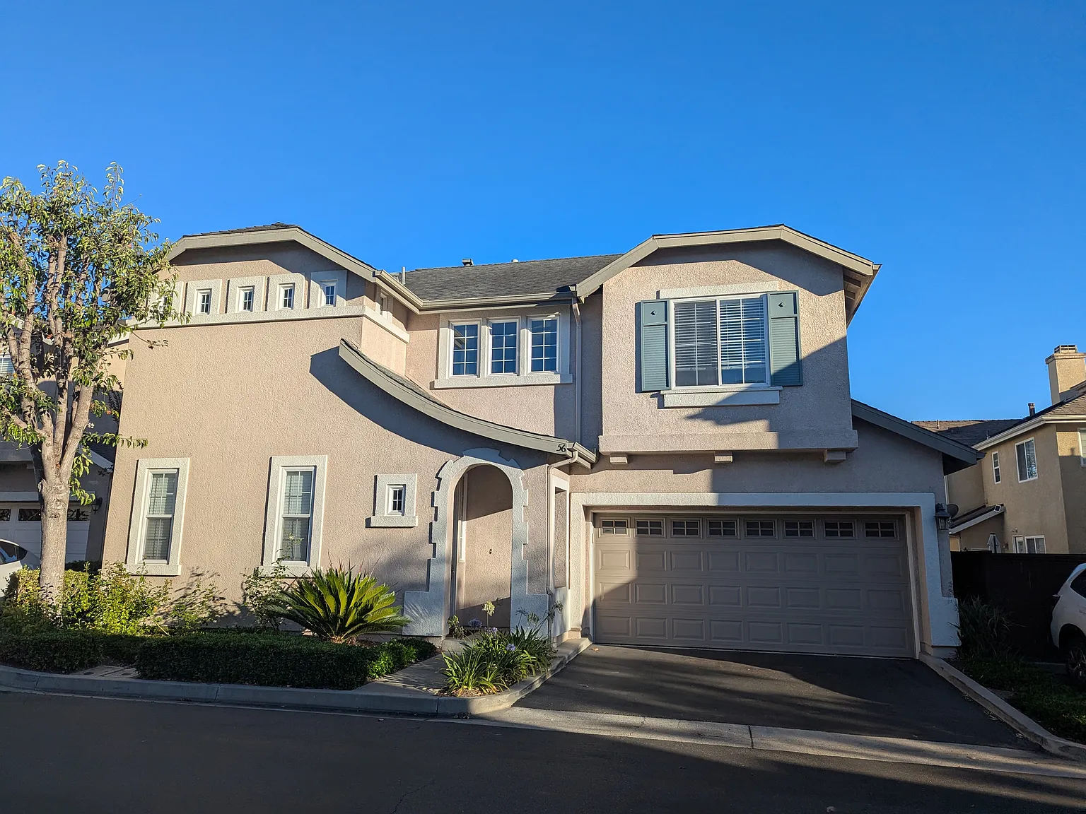 3 bed, 2.5 bath, 1392 sqft, $4,100 — Photo 1