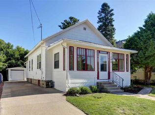 106 W 15th Ave, Oshkosh, WI 54902