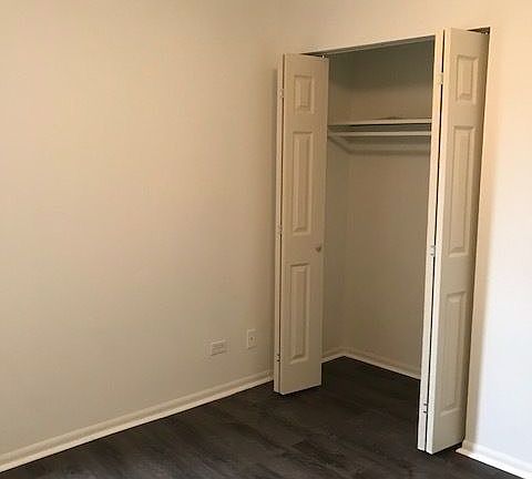 3rd image of 3320 S Indiana Ave #1G