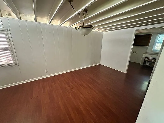 3 bed, 1.5 bath, 1400 sqft, $1,350 — Photo 3