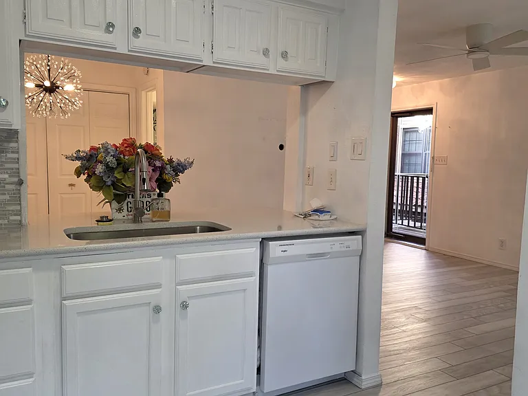 5200 Martel Ave #41 — Photo 6