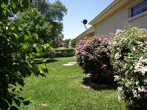 3rd image of 3817 Southlake Dr