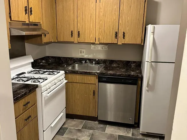 606 Meadowview Ln #606, Mont Clare, PA 19453