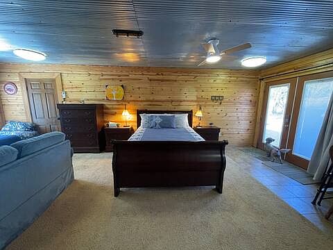 Queen Bed with 2 Night Stands and Dresser