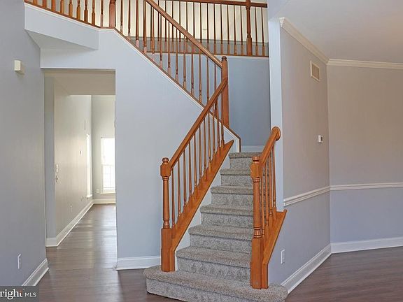 4th image of 24 Blue Spruce Dr