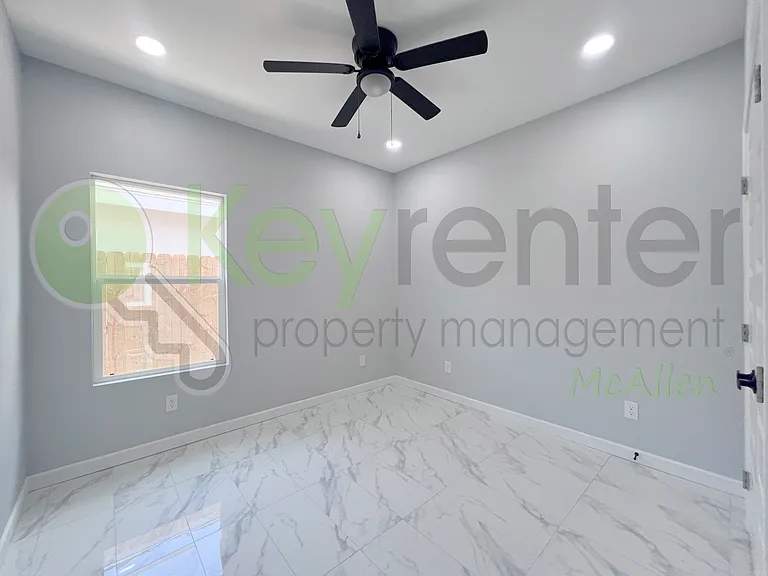 907 N Woodson Ave #2 — Photo 14