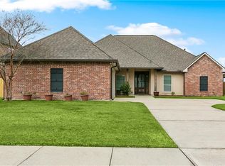 8669 Sandpiper St, Denham Springs, LA 70706