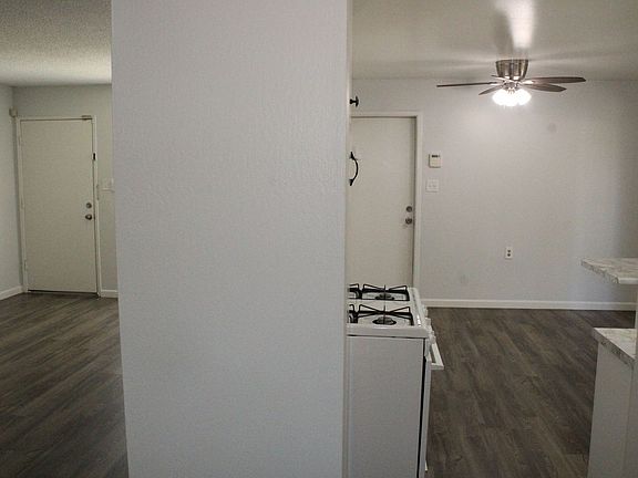 5th image of 1527 Pine Ave
