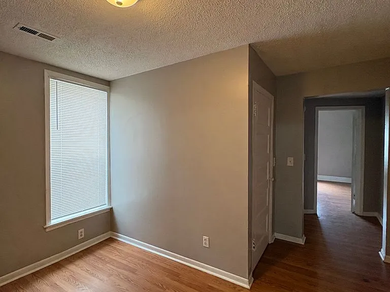 1507 Union Ave — Photo 5