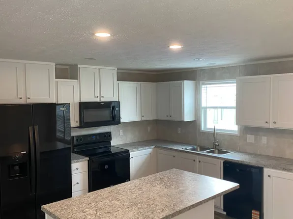 128 W 8th St, Coal Valley, IL 61240
