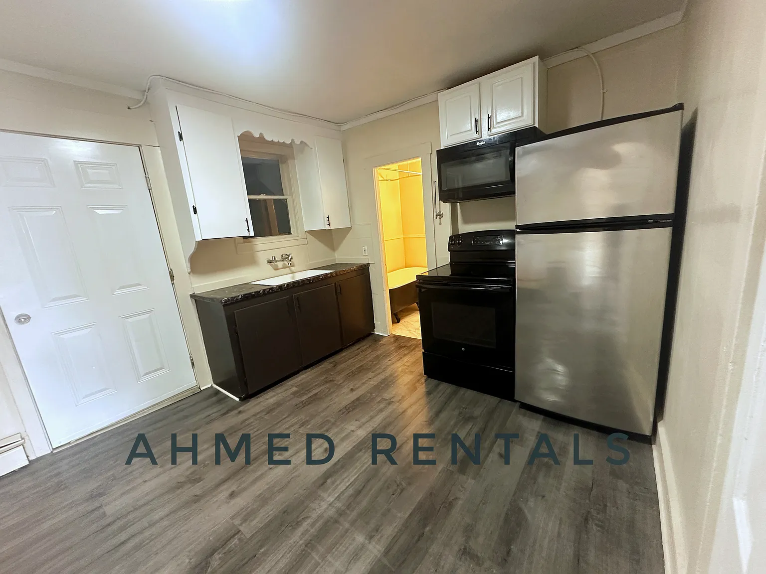 3 bed, 550 sqft, $1,850 — Photo 1