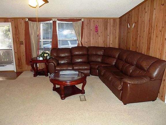 3rd image of 20418 Mountaindale Dr