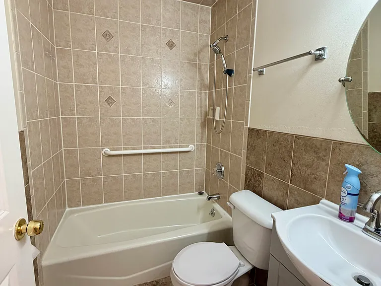 65 Linden St #2 — Photo 13