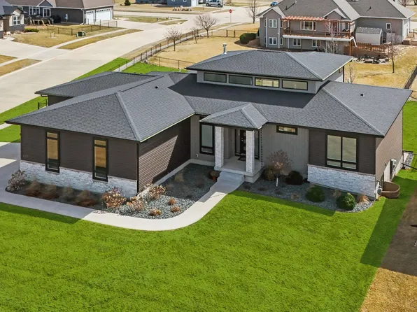 4207 Jakob Cir, Cedar Falls, IA 50613