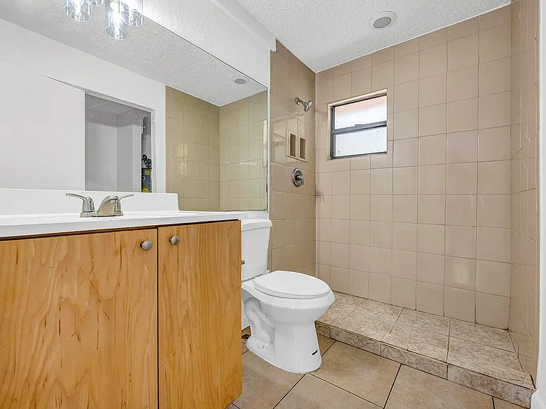 336 NE 12th Ave — Photo 20