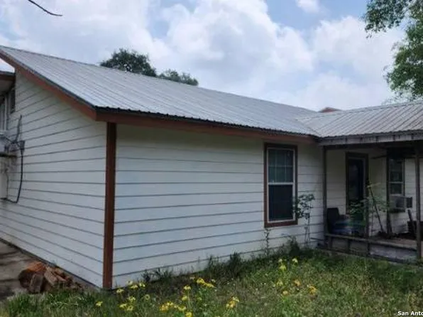 1008 COMMERCE ST, Pleasanton, TX 78064