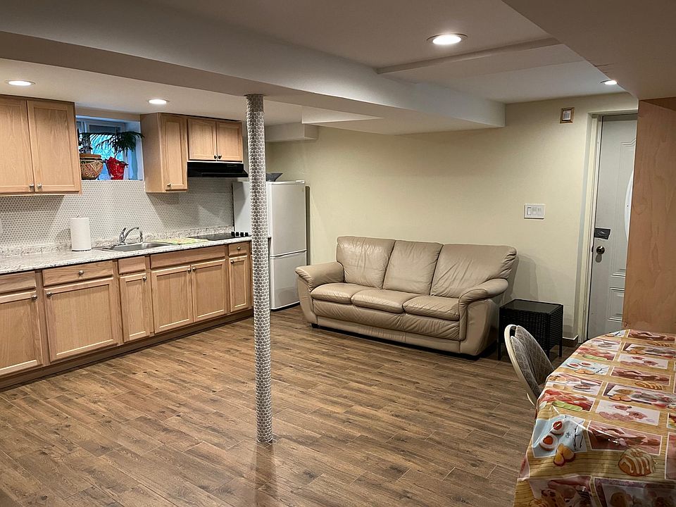 1st image of 210 Mohican Ave