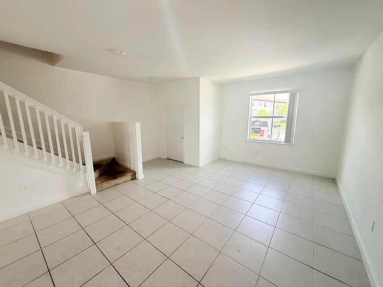 2330 NW 125th St — Photo 7