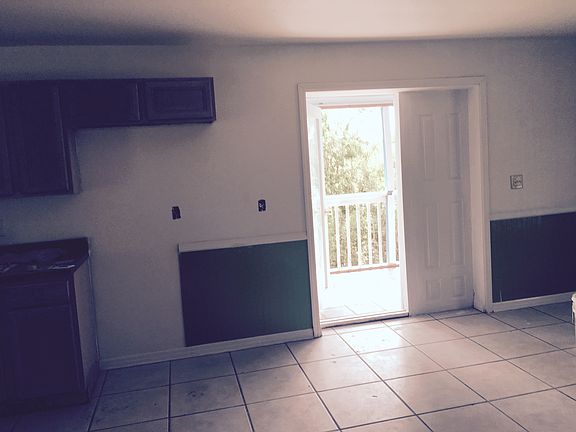 Door to porch from dining rm