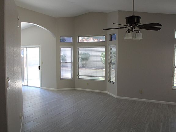 3rd image of 1530 E Beacon Dr