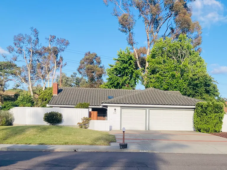 726 Santa Rufina Dr — Photo 1