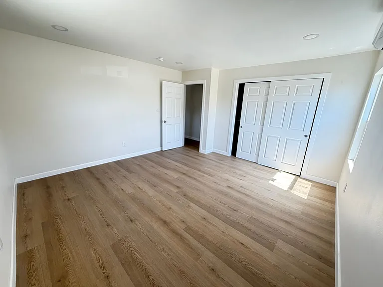 2400DelM — Photo 29