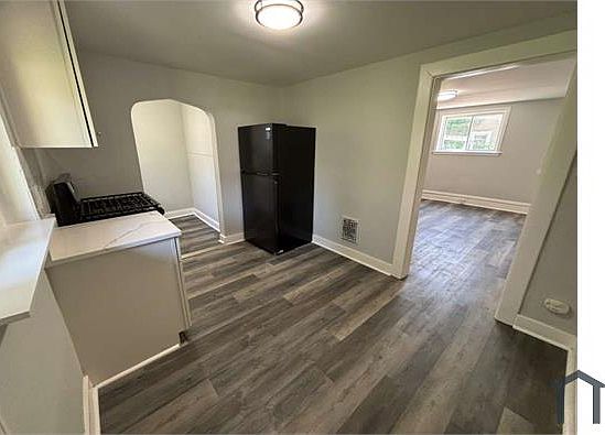 2nd image of 417 Lorenz Ave Rear 1R