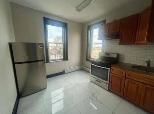 89 E 25th St #12E, Bayonne, NJ 07002