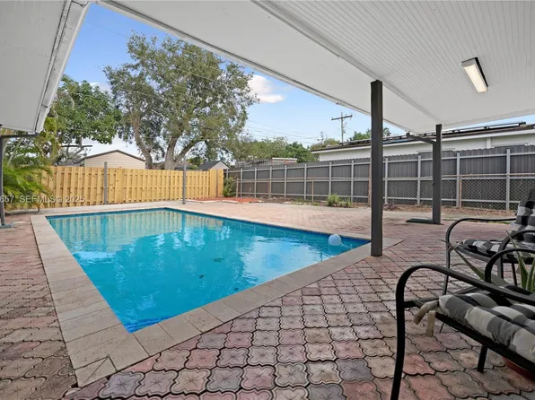 6841 Raleigh St, Hollywood, FL 33024