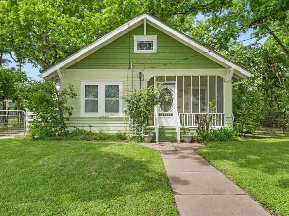 213 Capps St, Marlin, TX 76661