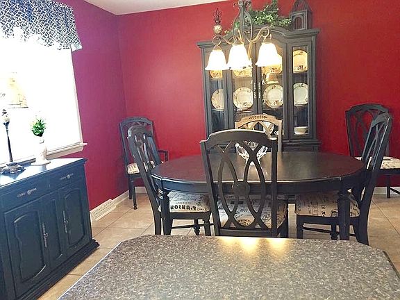 3rd image of 214 Twin Hills Dr