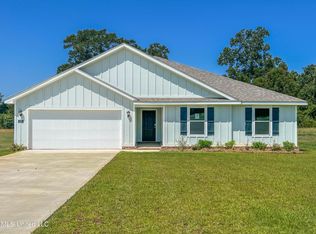 125 Mulberry Dr, Lucedale, MS 39452