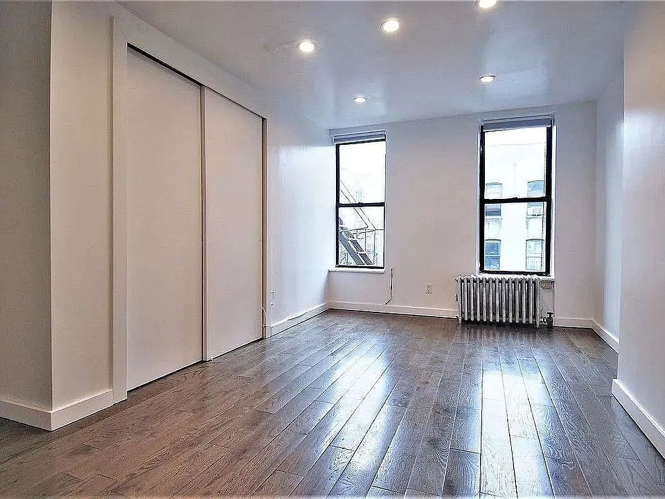 2nd image of 534 E 14th St APT 8