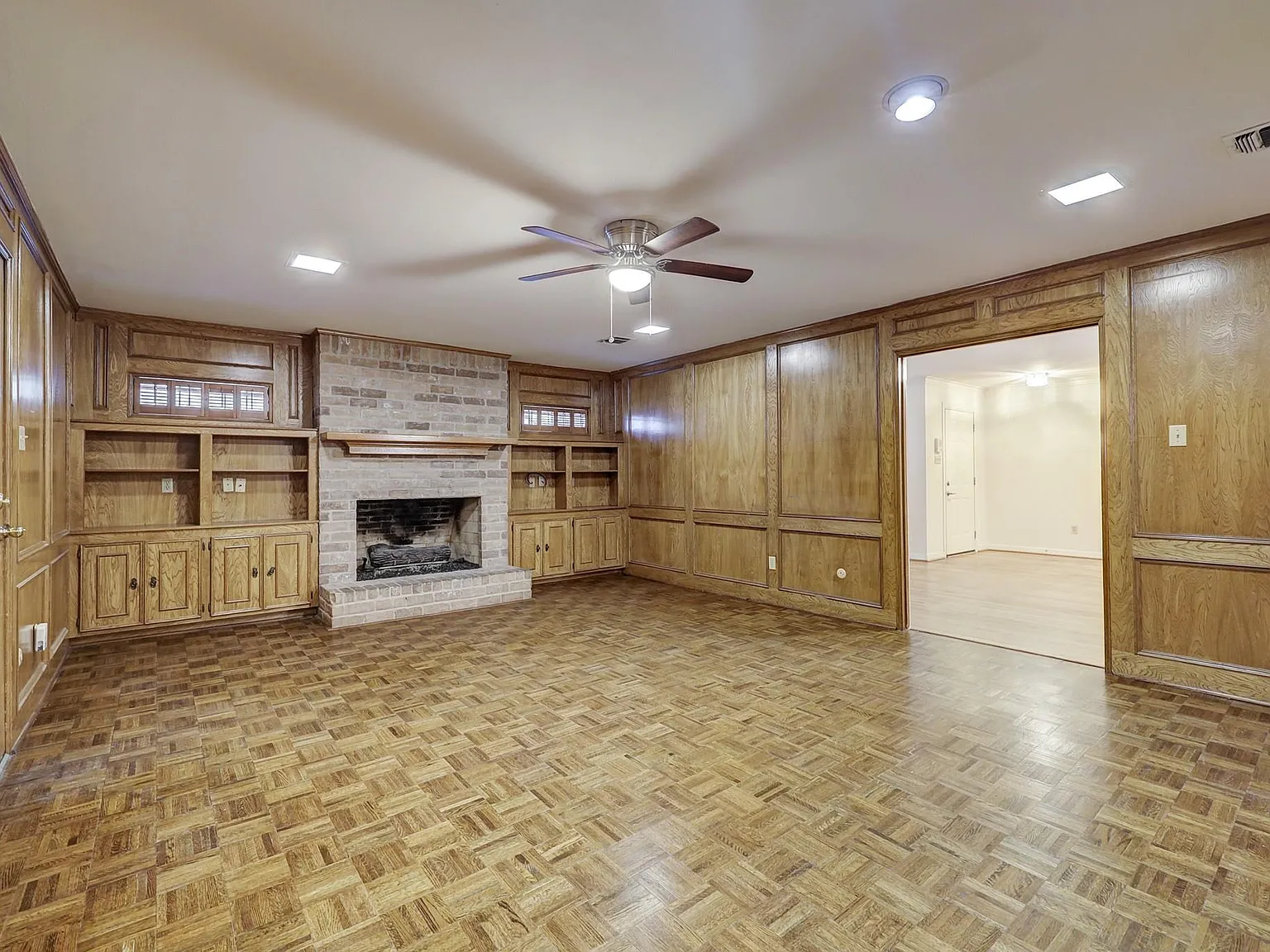 5 bed, 3.5 bath, 3399 sqft, $3,850 — Photo 4