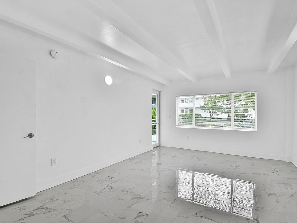 1st image of 325 Ocean Dr APT 305