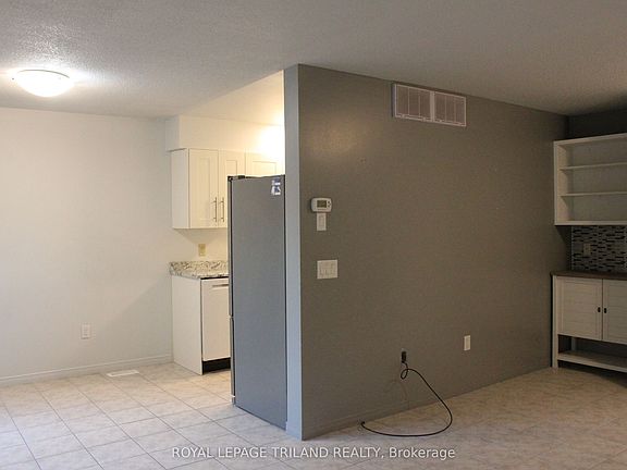 4th image of 780 Fanshawe Park Rd E #44