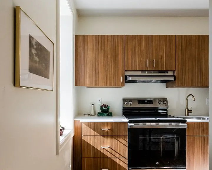 Sterling Apartments — Photo 43