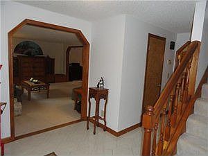 3rd image of 9 Beachridge Dr