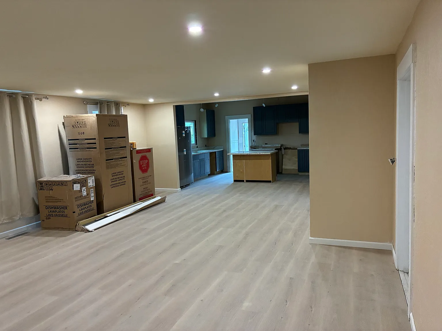 2 bed, 2200 sqft, $4,250 — Photo 4