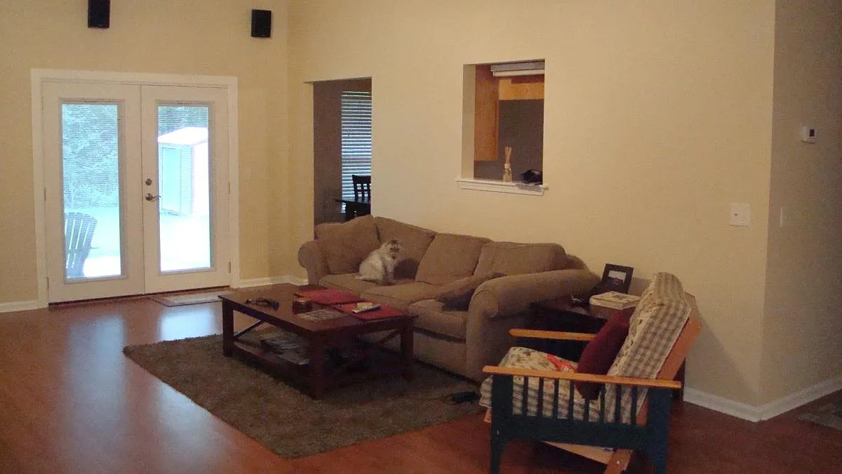 3 bed, 1953 sqft, $2,300 — Photo 2