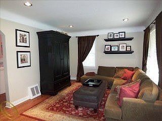 1st image of 4527 Groveland Ave