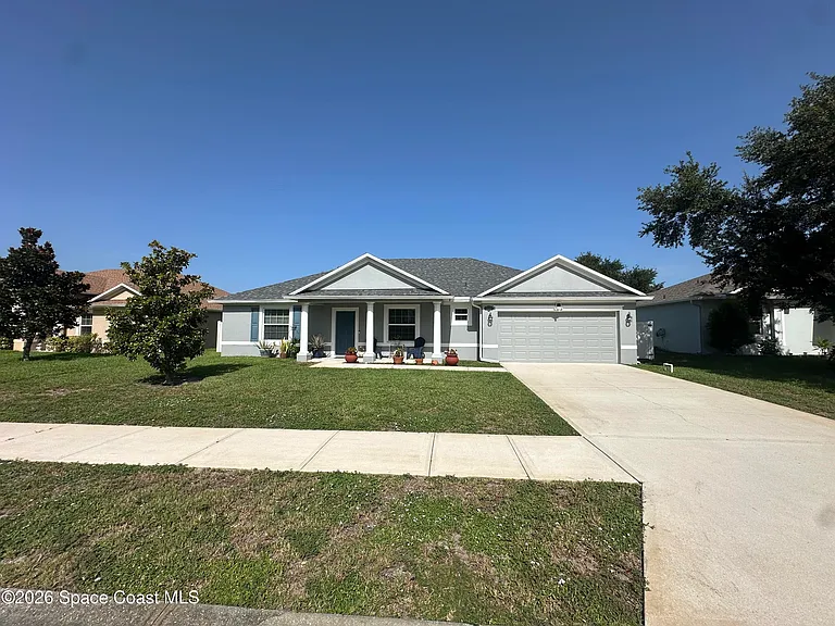 1133 Morgan Cir NE — Photo 2
