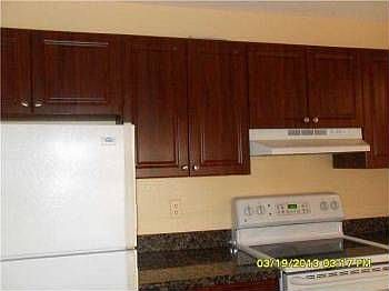 1st image of 9955 Twin Lakes Dr