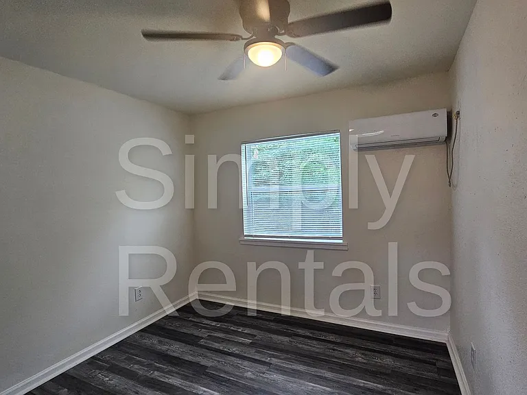 403 Main St E — Photo 11