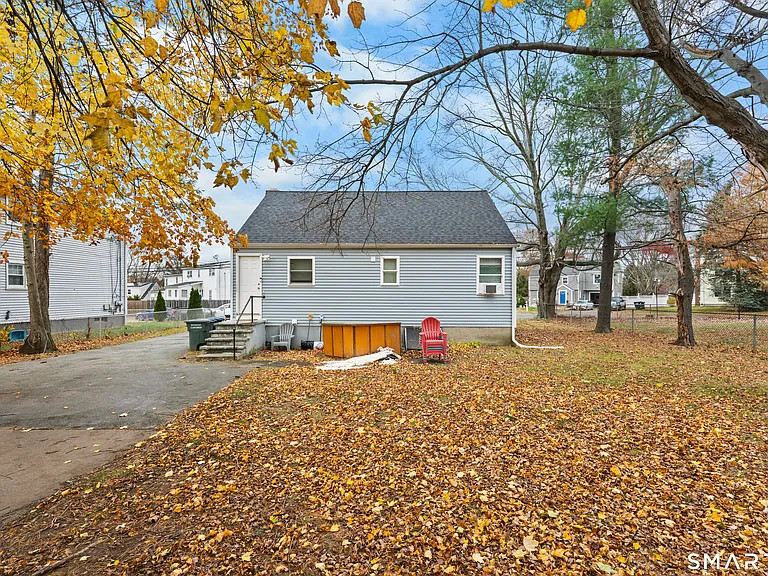 5 Cloverhill Ave — Photo 2