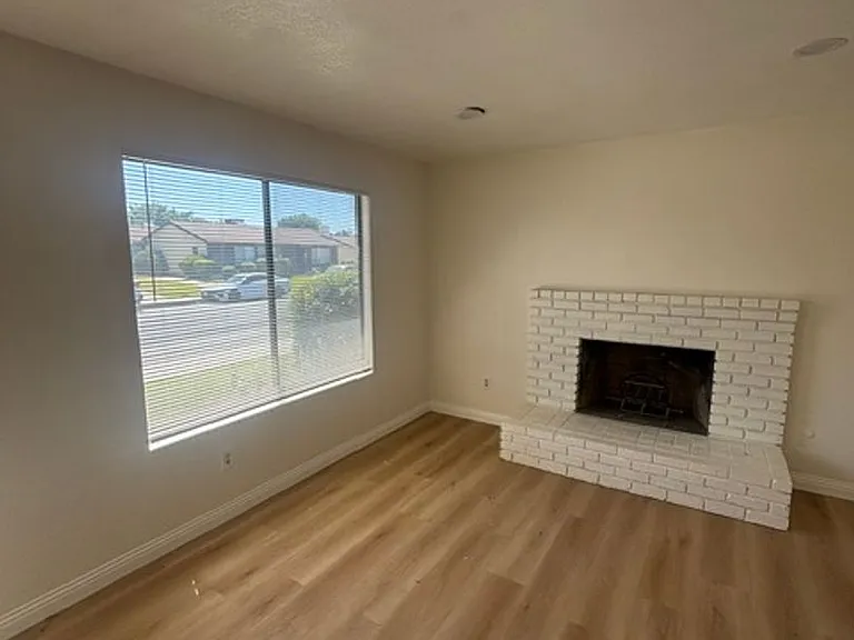 2824 N Half Moon Dr — Photo 6
