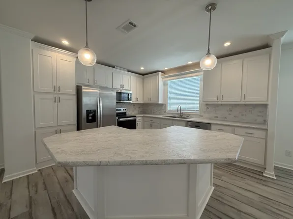 1992 Douglas Dr #292, Tarpon Springs, FL 34689