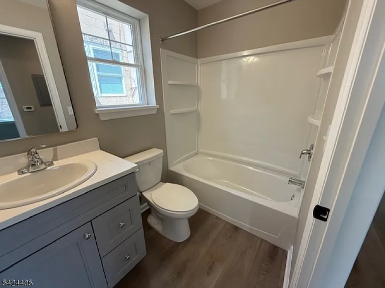 237 Main St — Photo 8